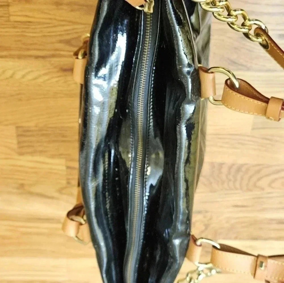 Cavalcanti Quilted Leather Shoulder Bag - Picture 5 of 12